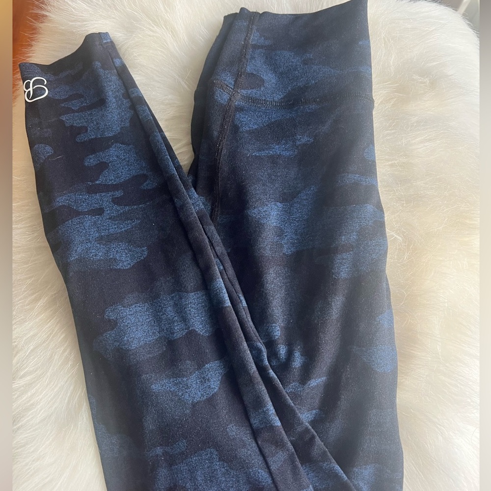 Bombshell BLUE & BLACK Fit Camo Leggings. Size S.(Model is in green, same style)